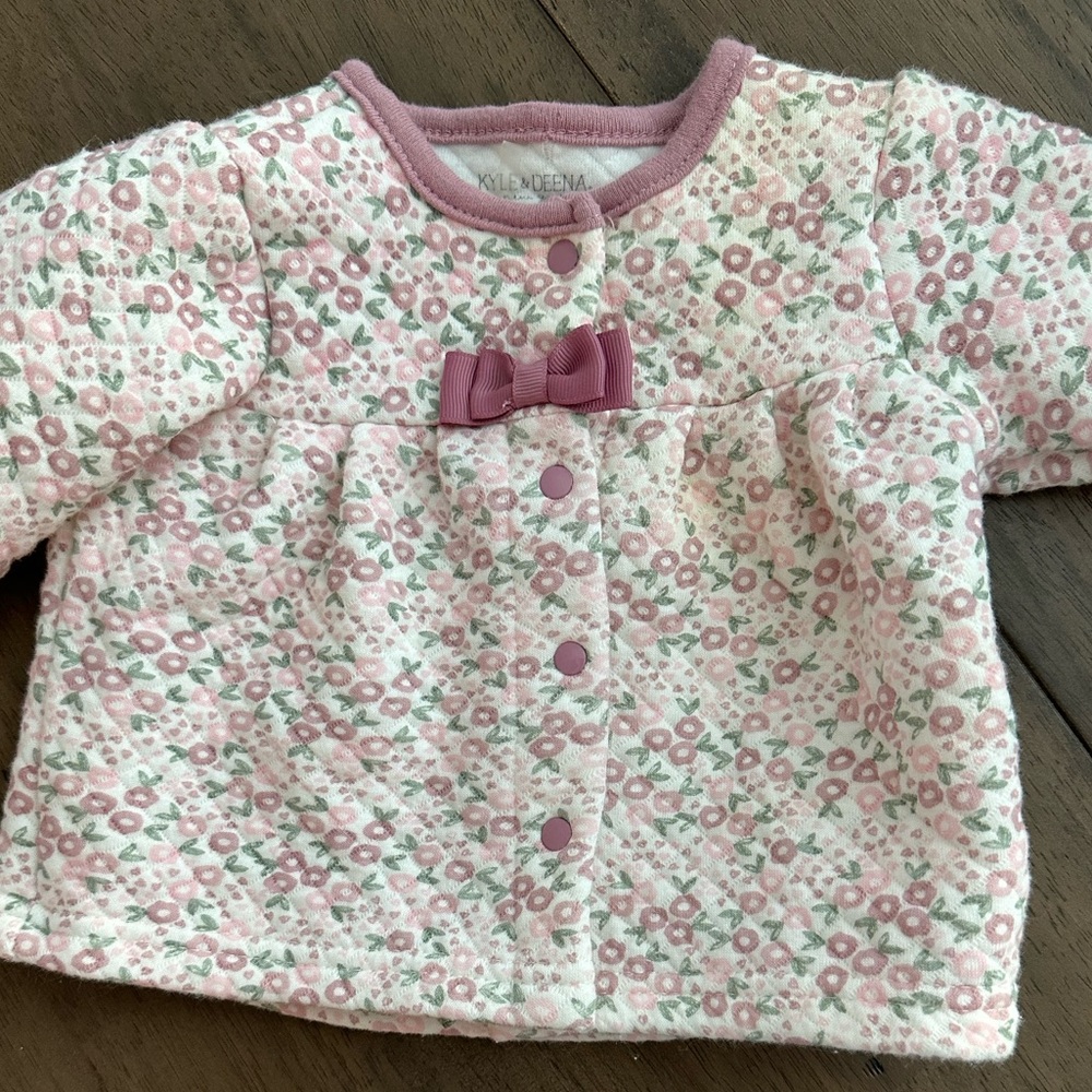 Baby girl quilted jacket with bow. 3-6m.
